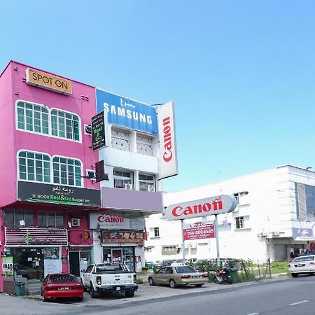 Spot On 89796 D'Noor Budget Inn كوتا بْهارو المظهر الخارجي الصورة