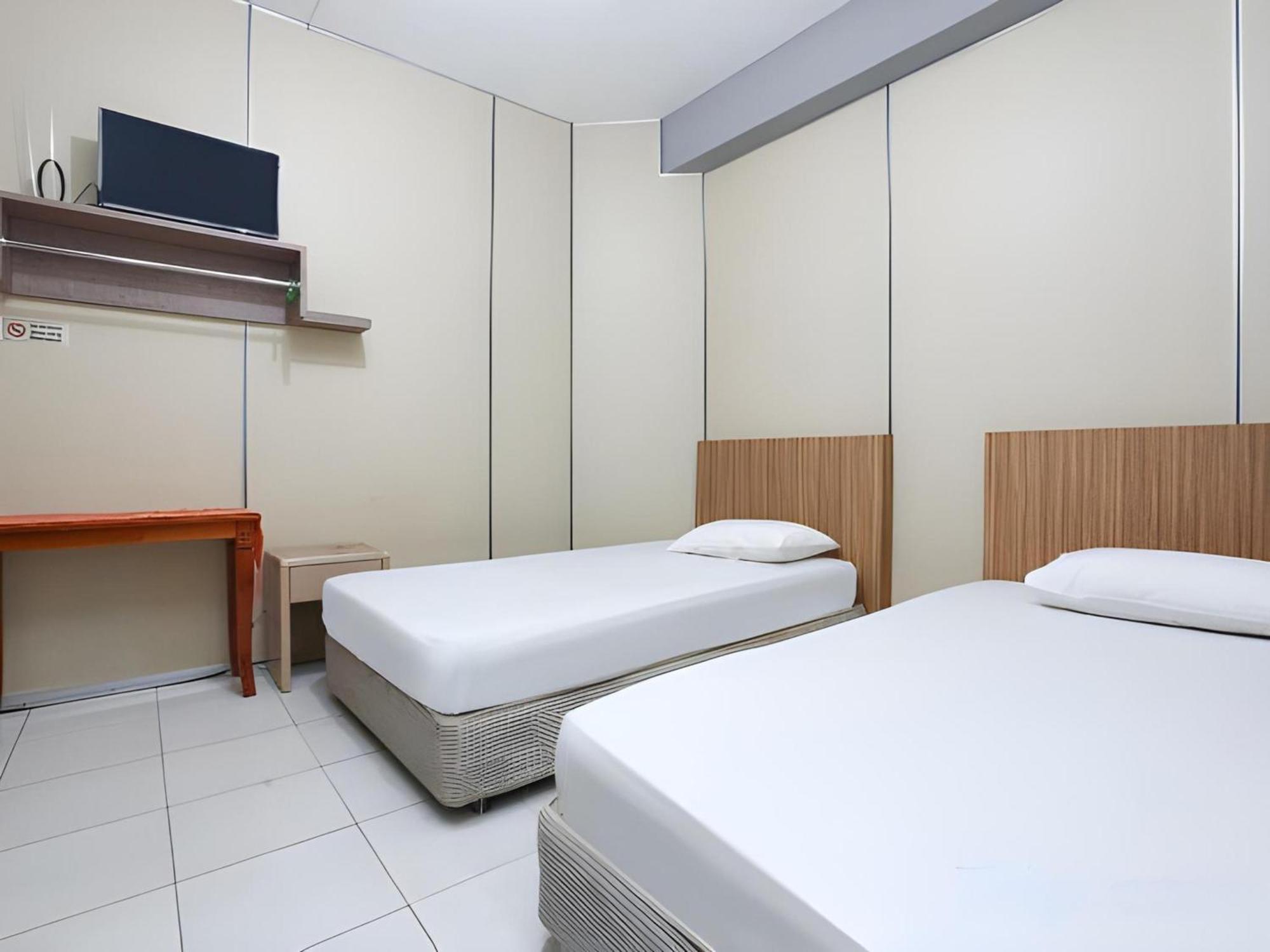 Spot On 89796 D'Noor Budget Inn كوتا بْهارو المظهر الخارجي الصورة