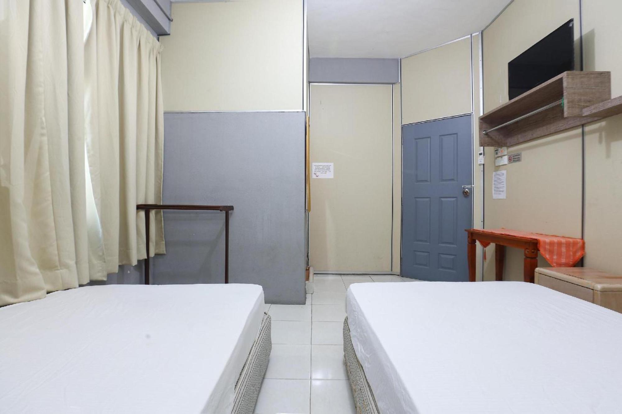 Spot On 89796 D'Noor Budget Inn كوتا بْهارو المظهر الخارجي الصورة