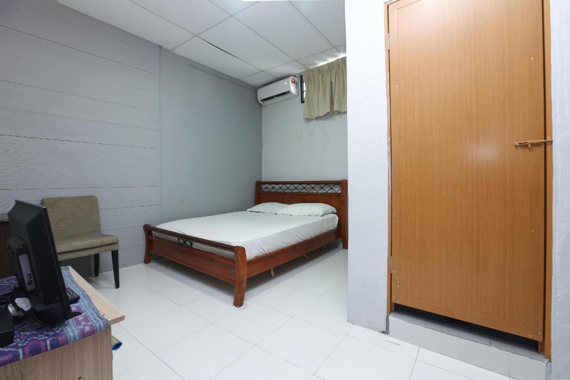 Spot On 89796 D'Noor Budget Inn كوتا بْهارو المظهر الخارجي الصورة