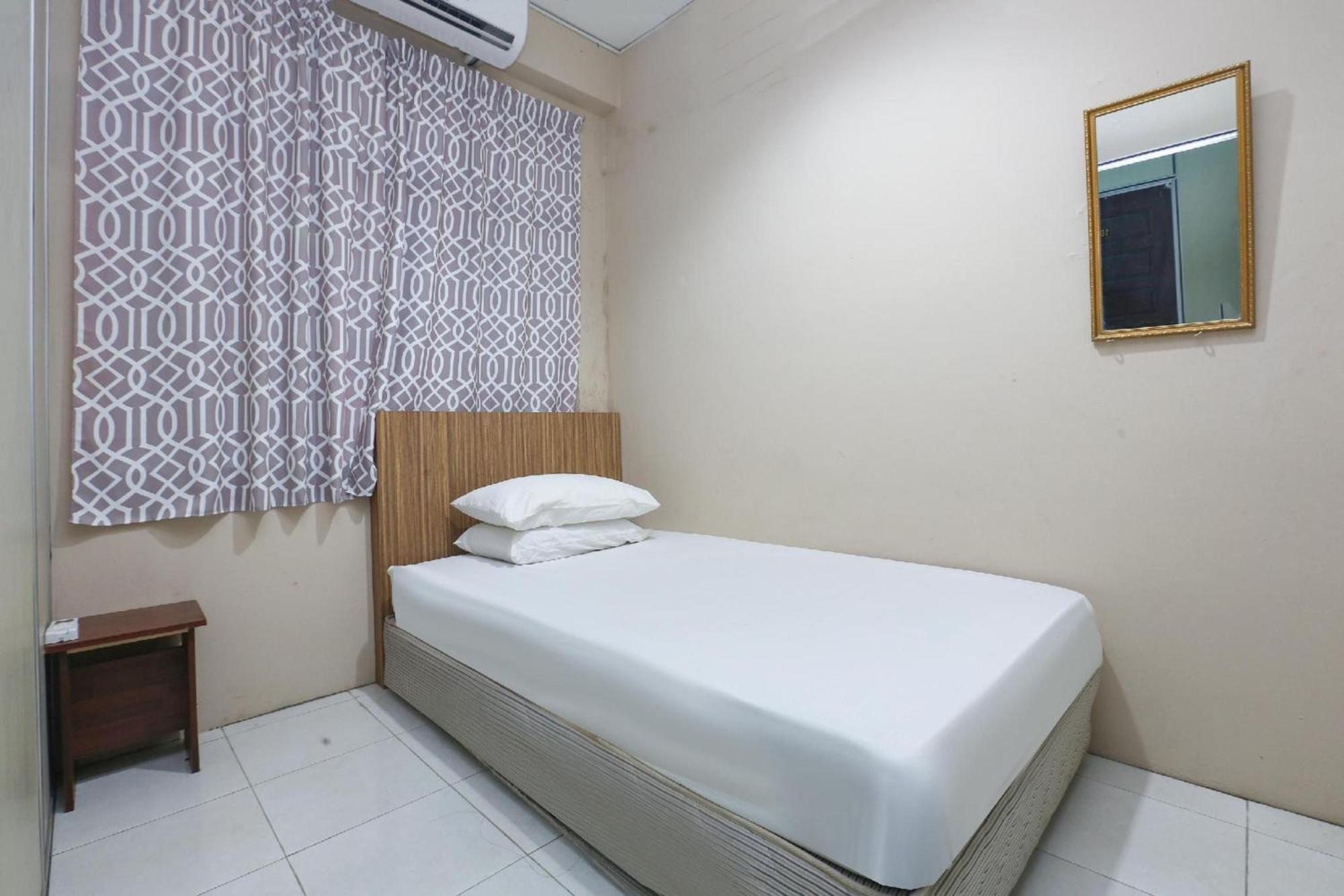 Spot On 89796 D'Noor Budget Inn كوتا بْهارو المظهر الخارجي الصورة