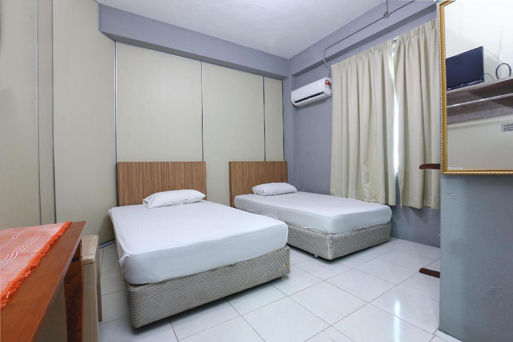 Spot On 89796 D'Noor Budget Inn كوتا بْهارو المظهر الخارجي الصورة