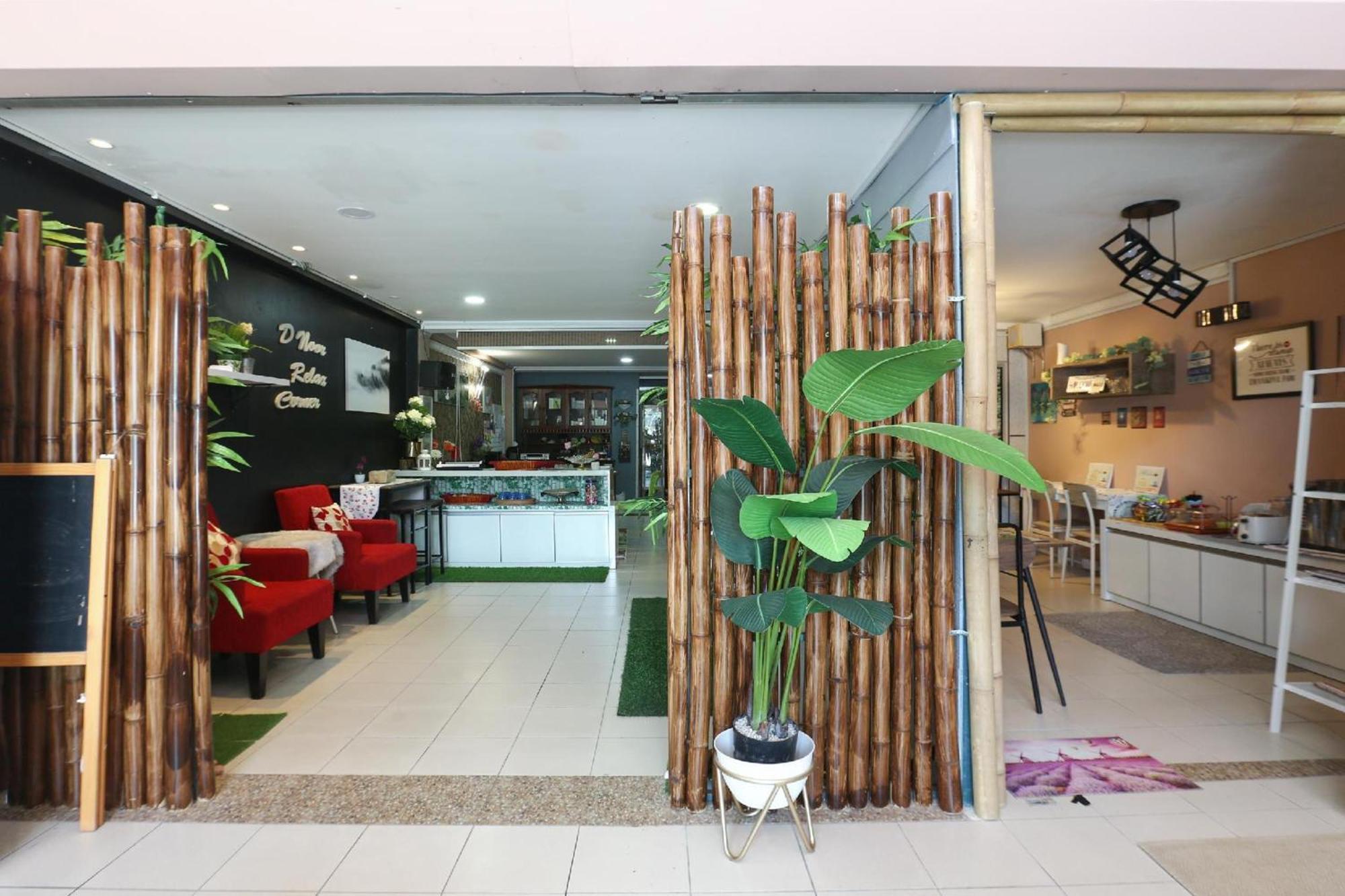 Spot On 89796 D'Noor Budget Inn كوتا بْهارو المظهر الخارجي الصورة