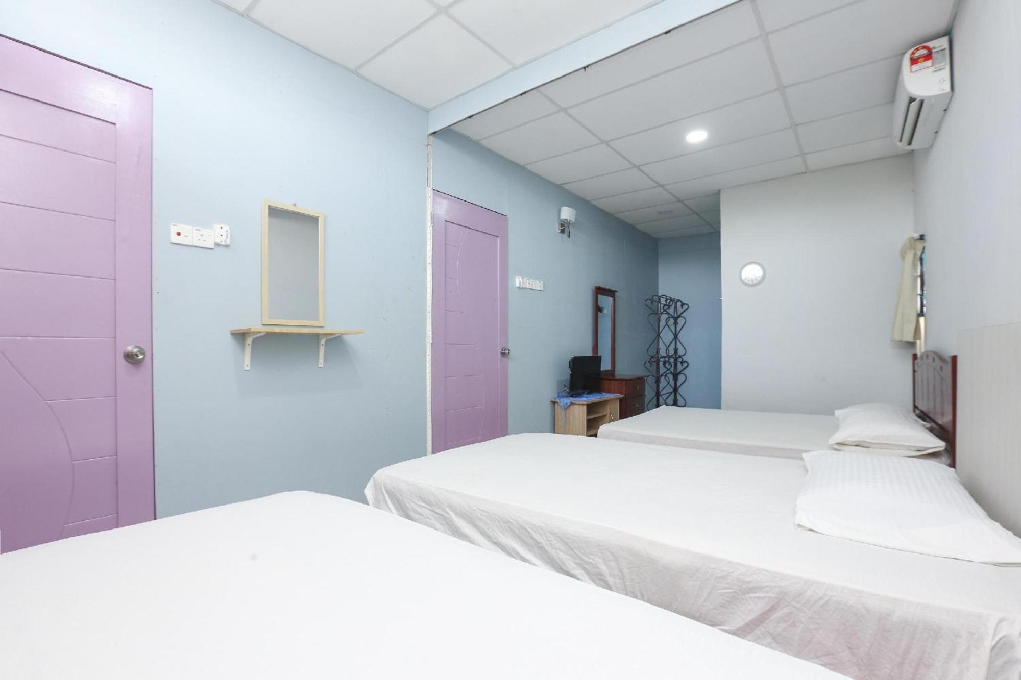 Spot On 89796 D'Noor Budget Inn كوتا بْهارو المظهر الخارجي الصورة