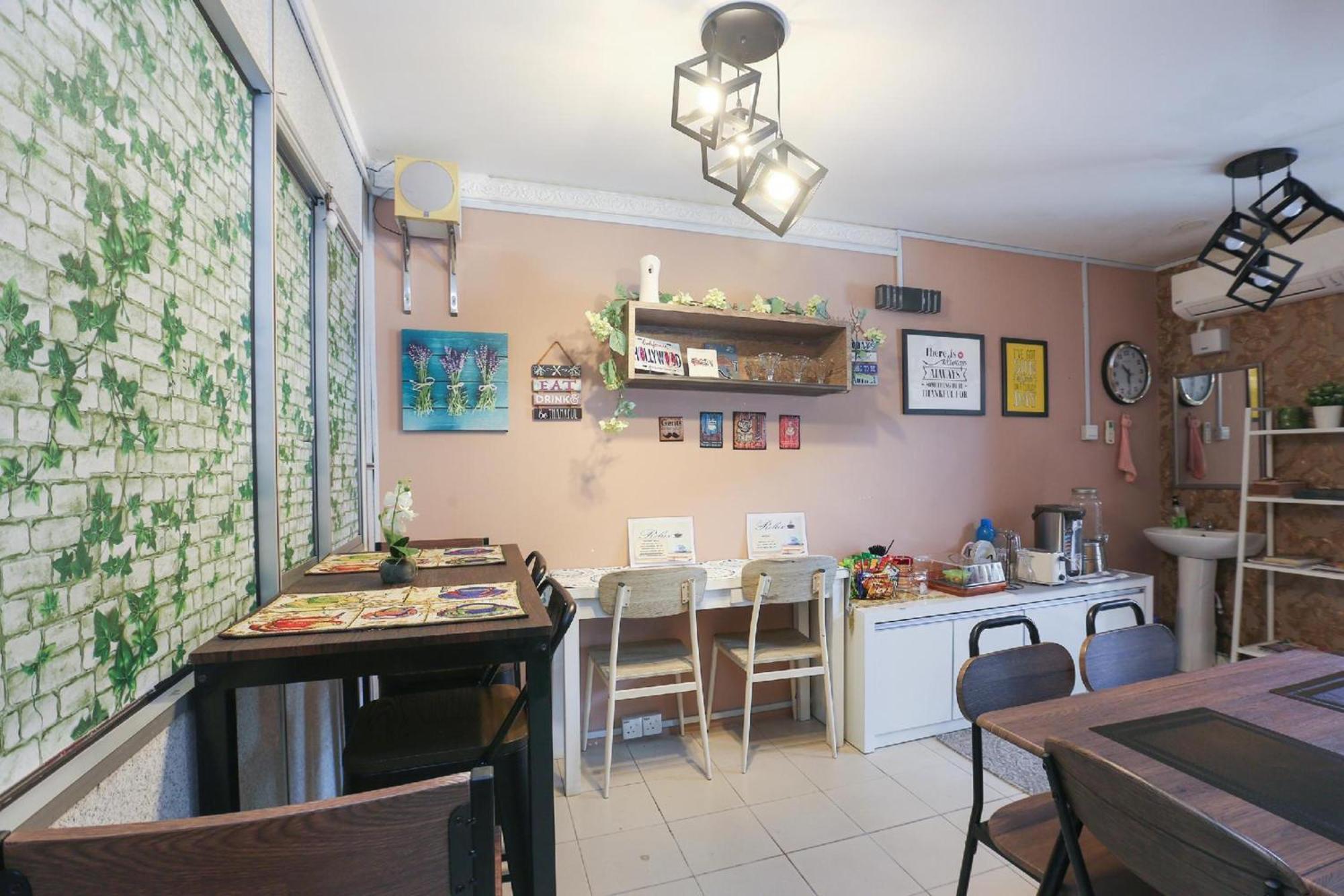 Spot On 89796 D'Noor Budget Inn كوتا بْهارو المظهر الخارجي الصورة